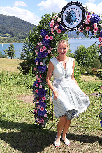 Renata Kochta beim Almauftrieb 2024 Summer Edition auf "Gut Kaltenbrunn" am Tegernsee (©Foto: Martin Schmitz)